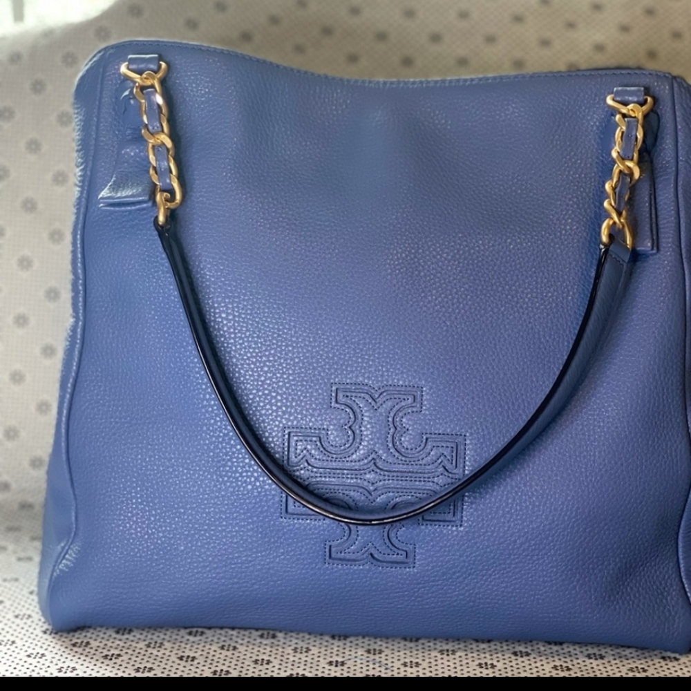 Gorgeous Tory Burch Purse Pebble Leather in Gorgeous Peridot Blue Color 💙 😍 - Picture 5 of 7